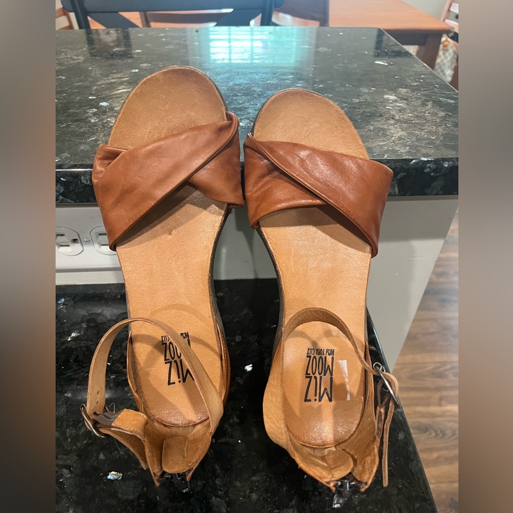 Miz Mooz New York City tan leather sandals ankle strap zipper back heel size 38